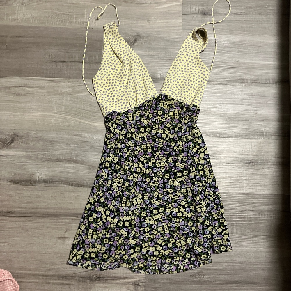 Verge Girl Backless Floral Dress in Black and Cream